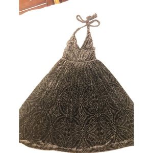 Black velvet M zara dress. Round open back.